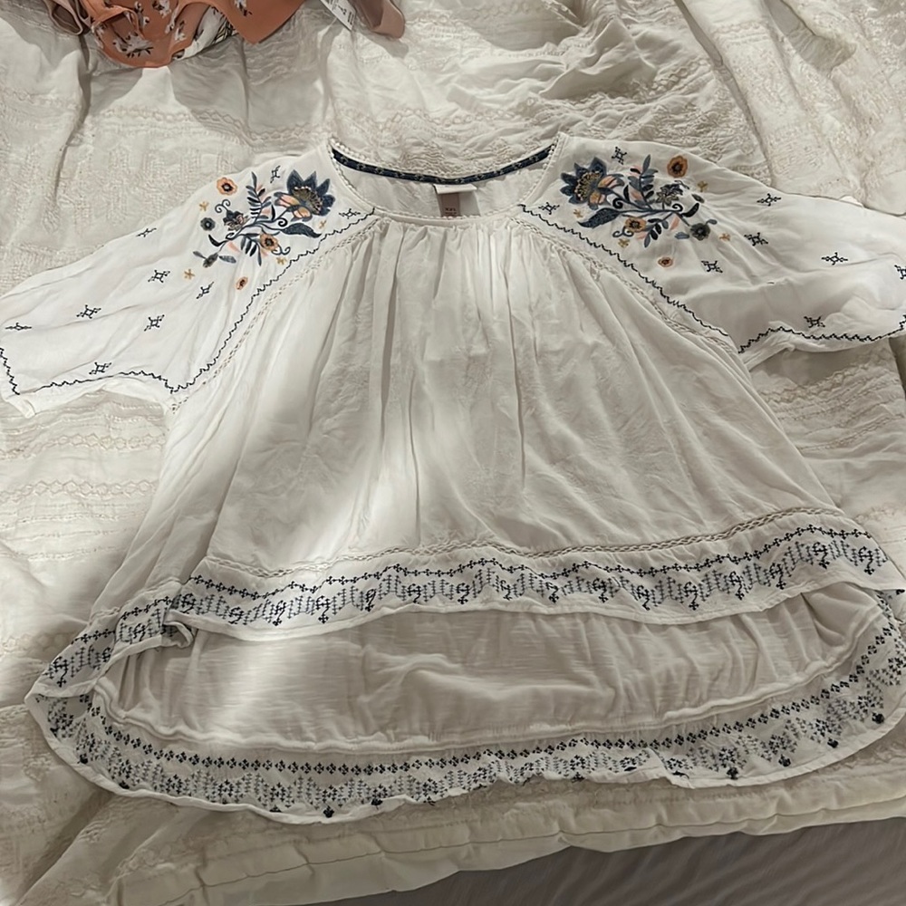 Knox rose embroidered top size xxl